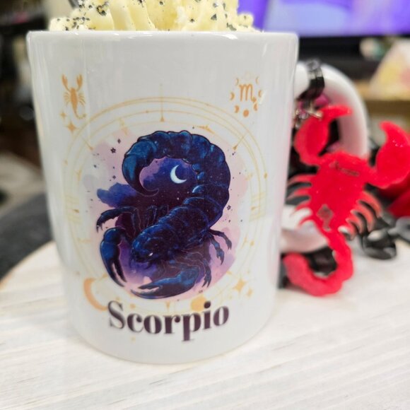 Scorpio Zodiac Candle Gift Set ✦ Scented Mug Candle + Handmade Resin Keychain - Picture 5 of 9